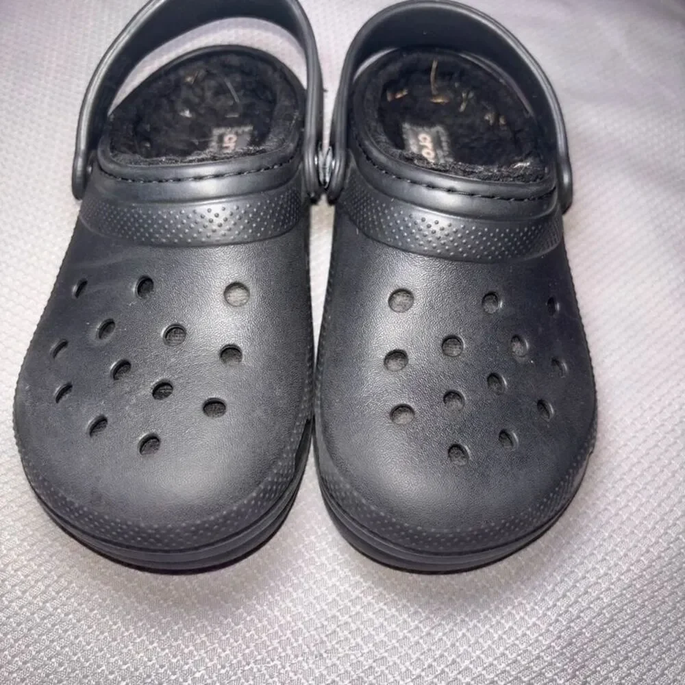 Black fleece lined fuzzy comfy cozy slip on winter Crocs clogs unisex size 11